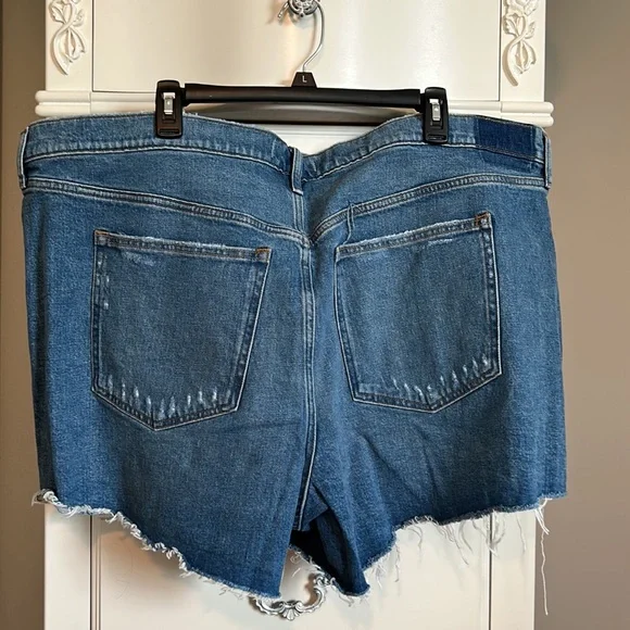 NWT Abercrombie Fitch The inch Mom Short High Rise